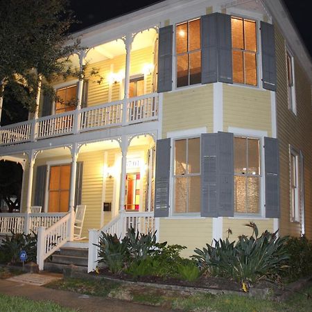 Historic 1899 Home For Summer Galveston Exterior foto